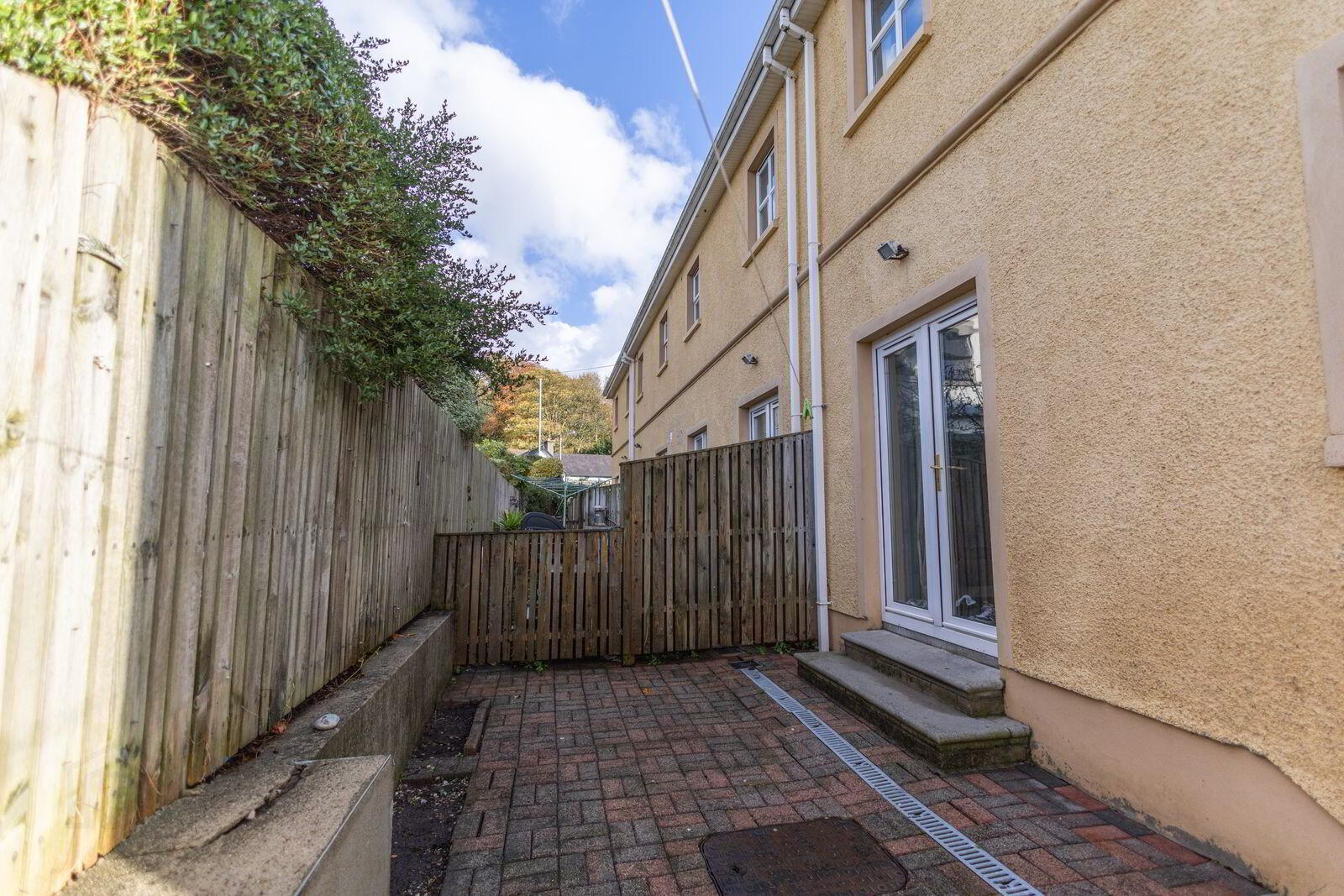 4 Greenpark Court 25 of 26