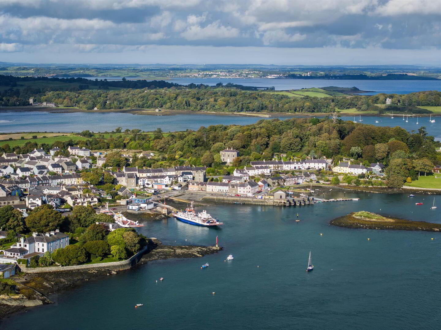 Strangford House, 39a Castle Street 2 of 30