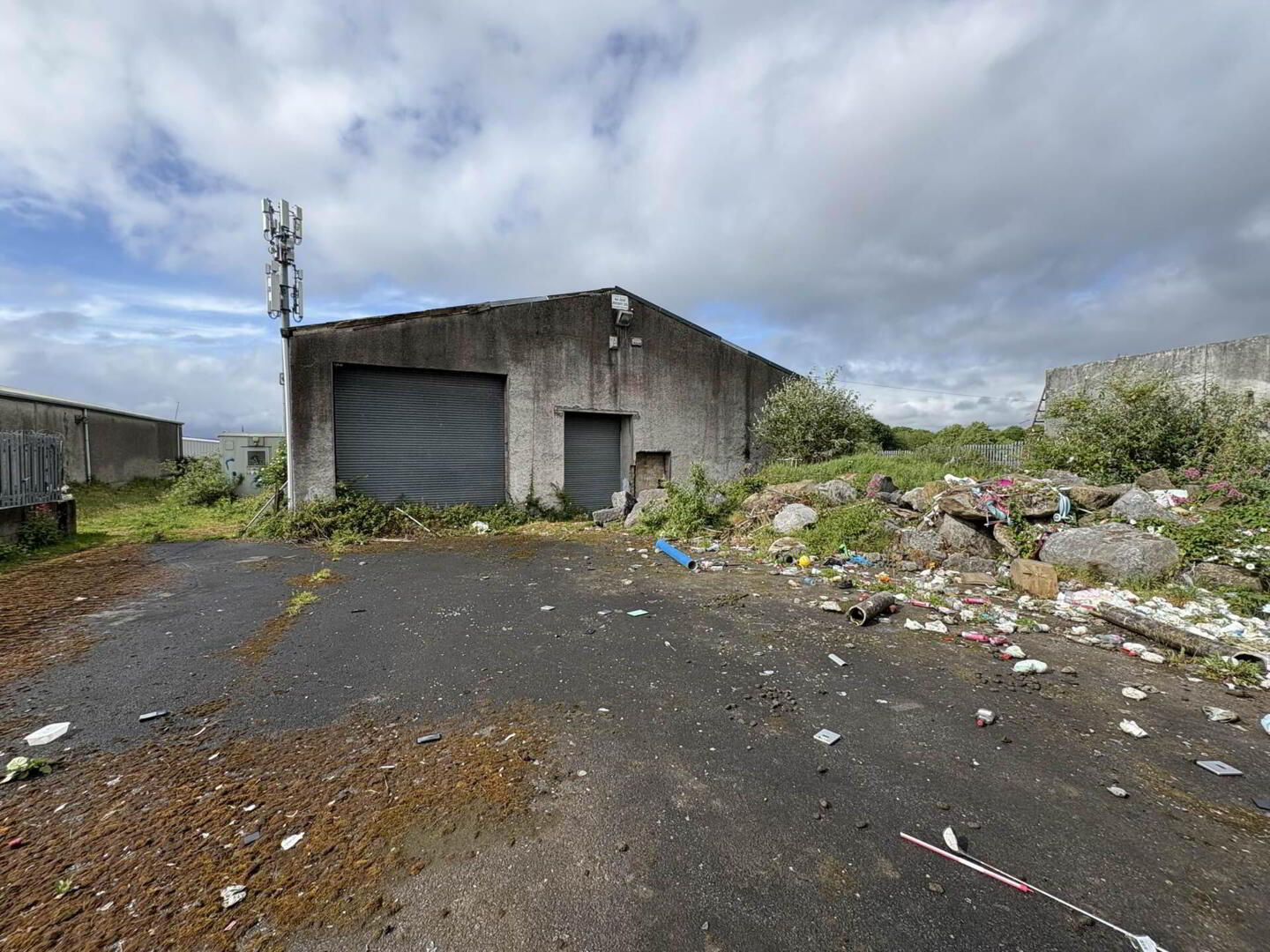 Unit 13, Galvone Industrial Estate 3 of 14
