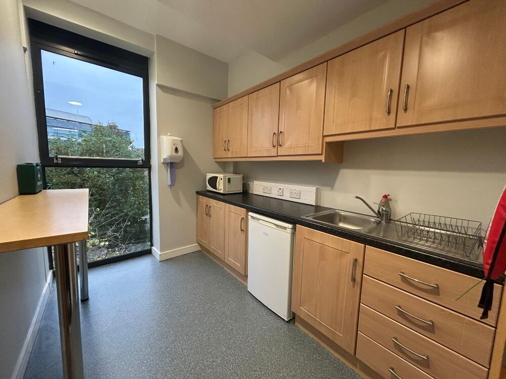 3 Rd Floor, Cathedral Chambers, 14 Royal Avenue 4 of 4