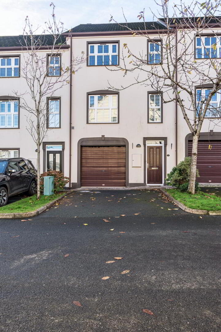 9 Village Court 31 of 32