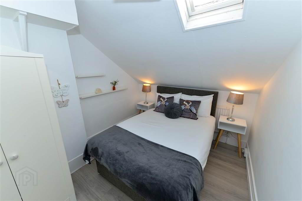 90 Templemore Avenue 10 of 11