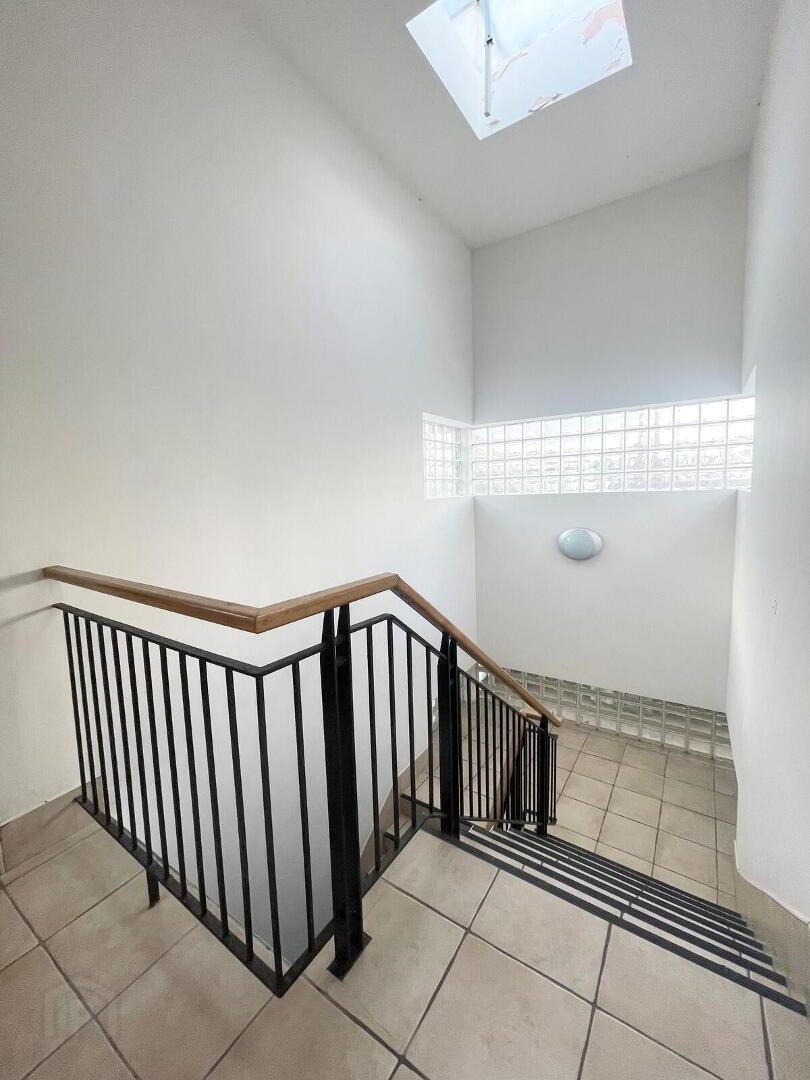 Apt 18, Peninsula Apartments 27 of 27