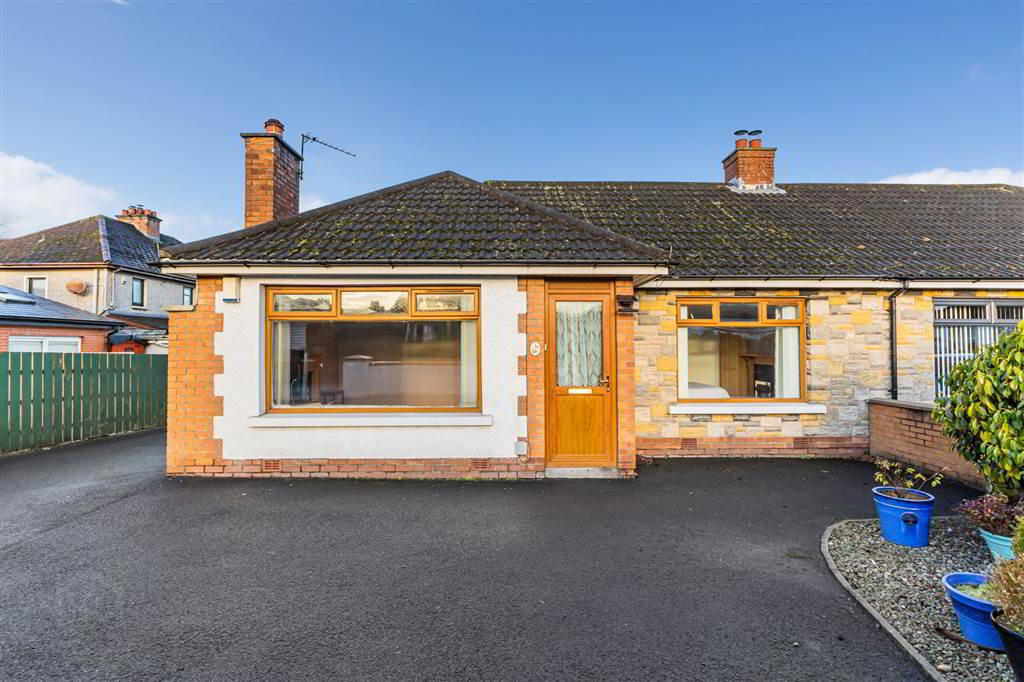 16 Seymour Park 2 of 32
