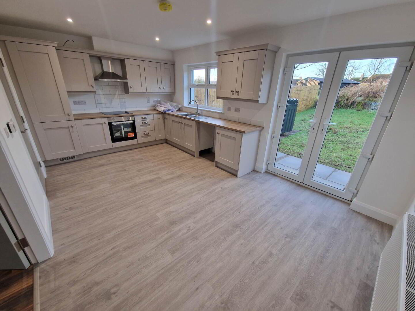 14 Castletown Brae 3 of 11