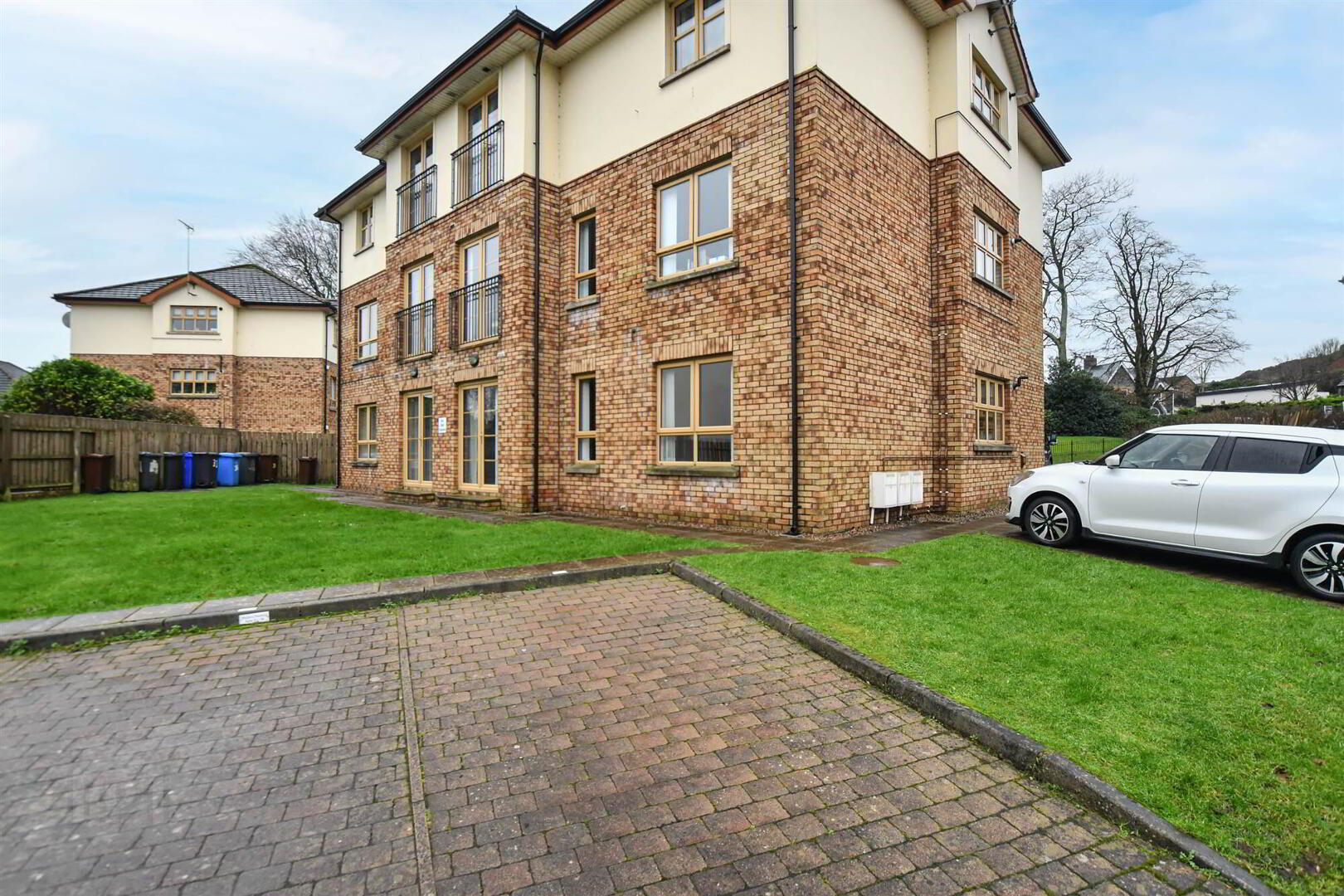 32 Woodrow Gardens 18 of 19