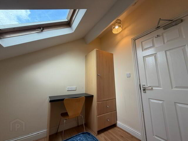 Great 5 Bedroom Apartment, 2B Rugby Avenue 16 of 17