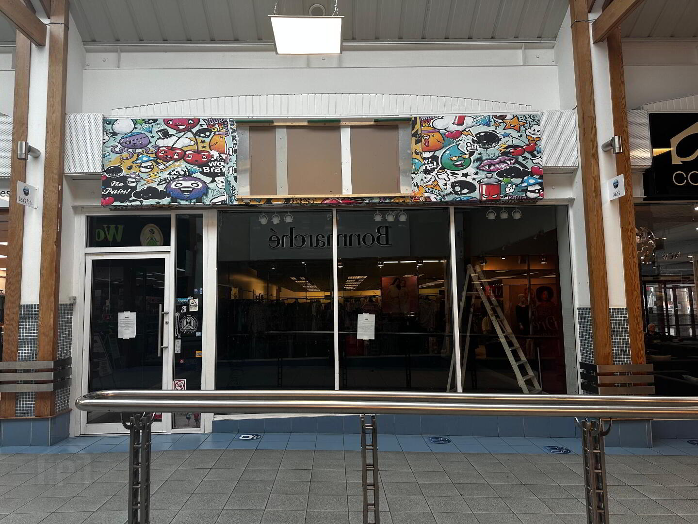 Decourcy Shopping Centre - Retail Units, 11 Antrim Street 3 of 9