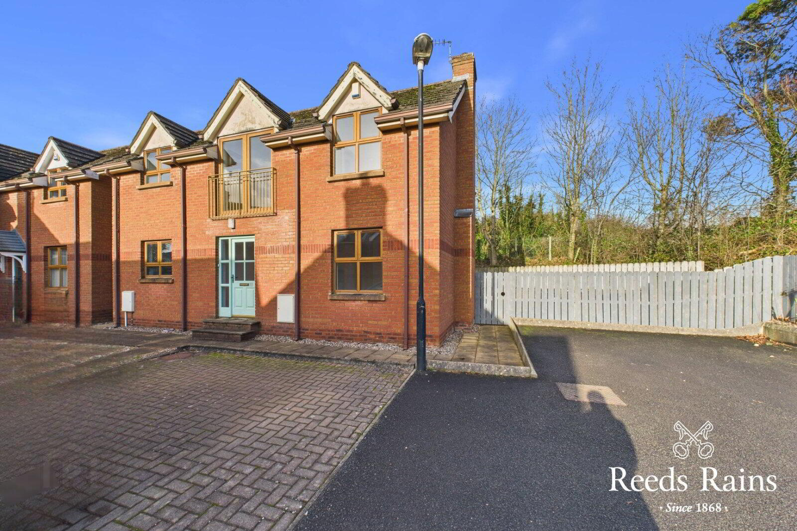 18 Meadowbank 1 of 16