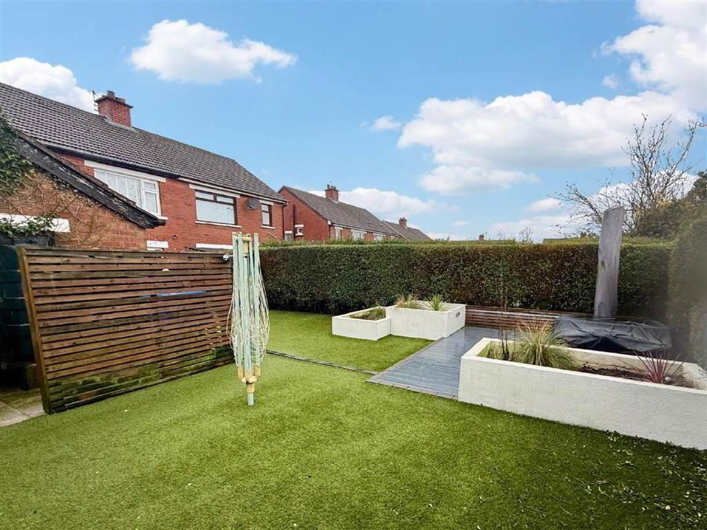 12 Merok Gardens 18 of 19