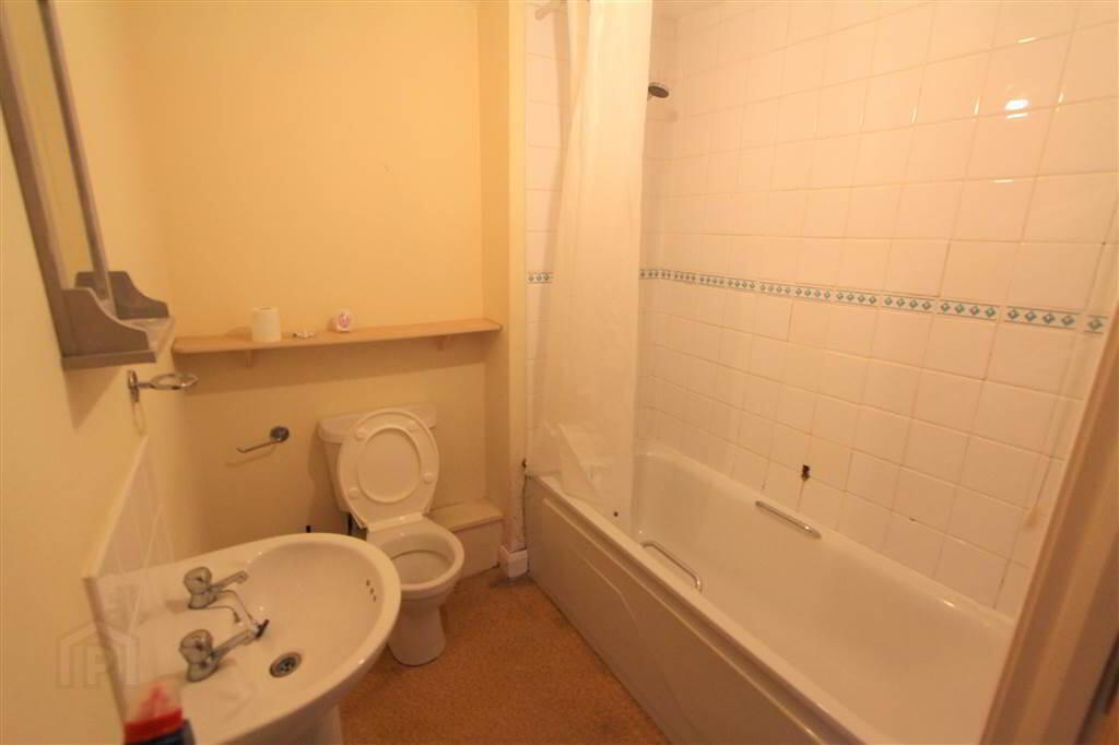 17 Dunmore Building, 32 Old Bakers Court 11 of 12
