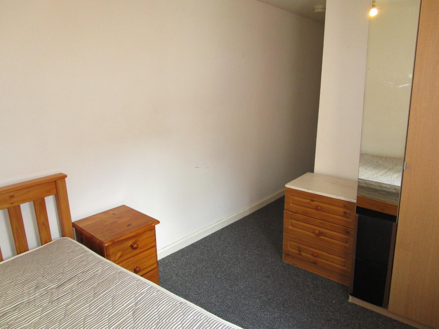 WOODSTOCK ROAD - Double Bedroom To Let 11 of 12