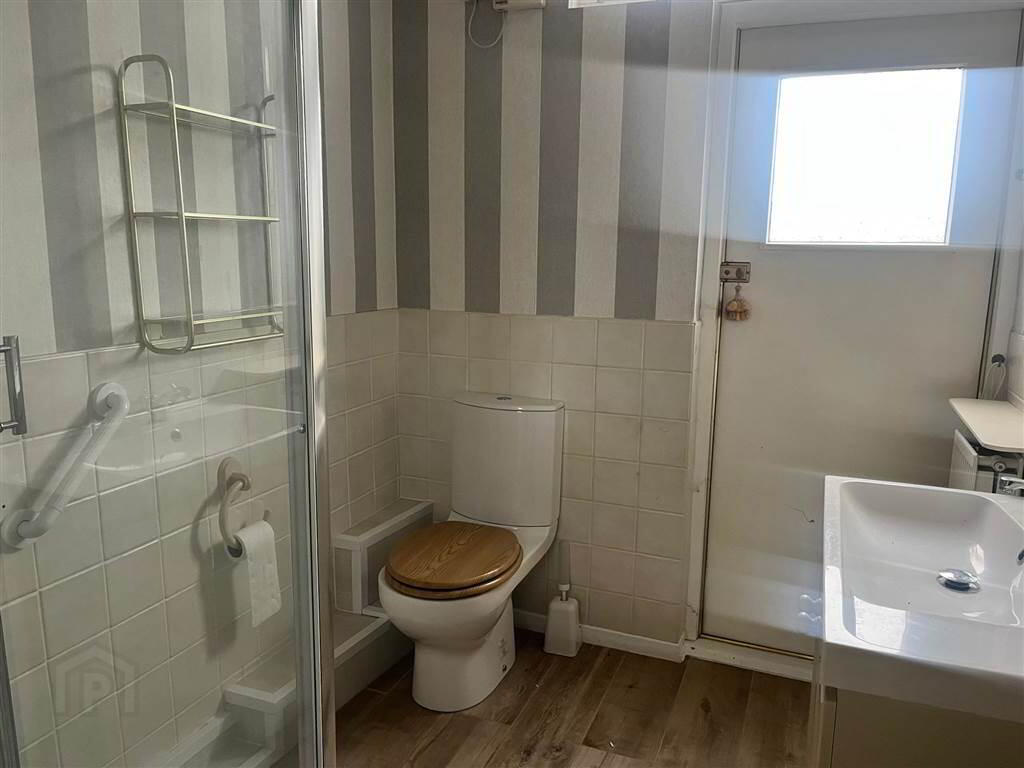 204F Upper Lisburn Road 7 of 8