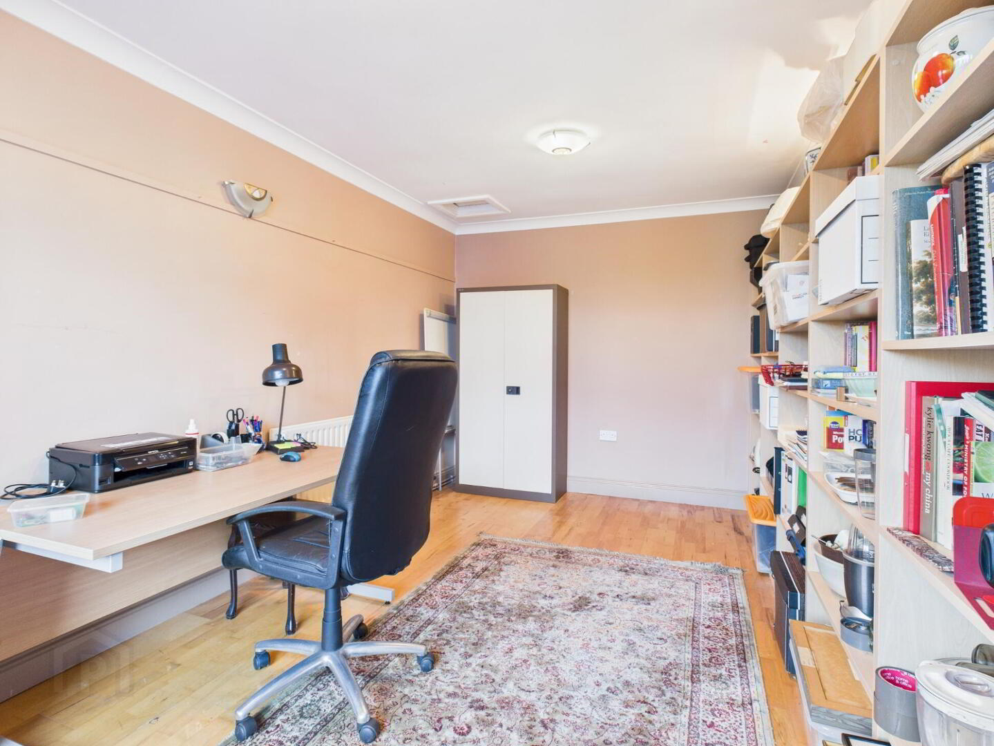 9 Meadow Court Road 3 of 19