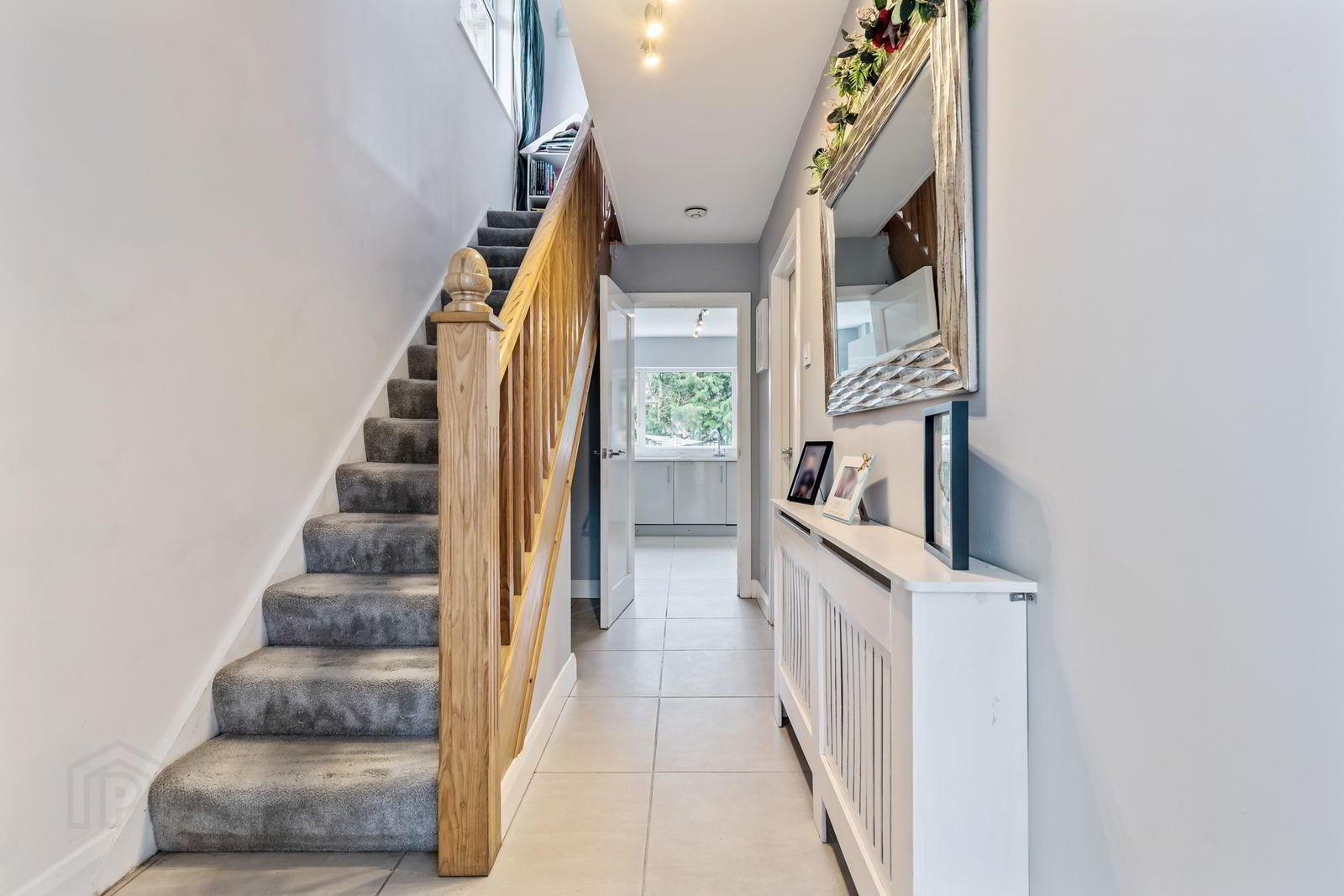 13 Roseville Avenue 2 of 25