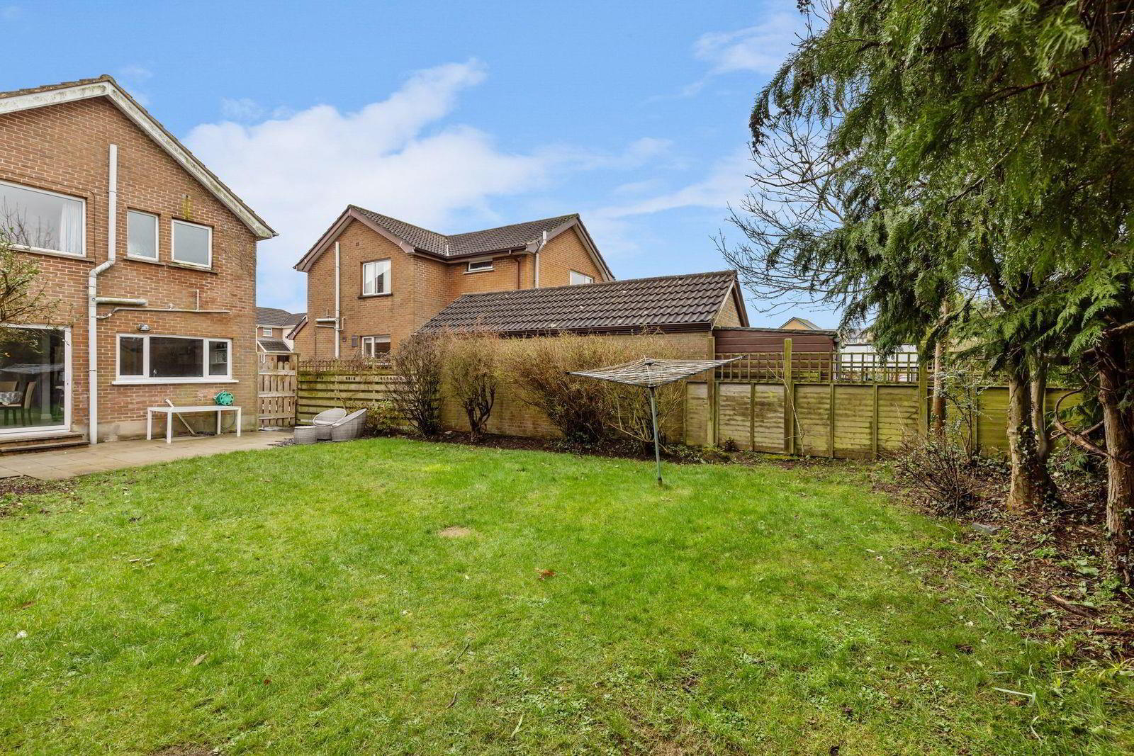 13 Roseville Avenue 25 of 25