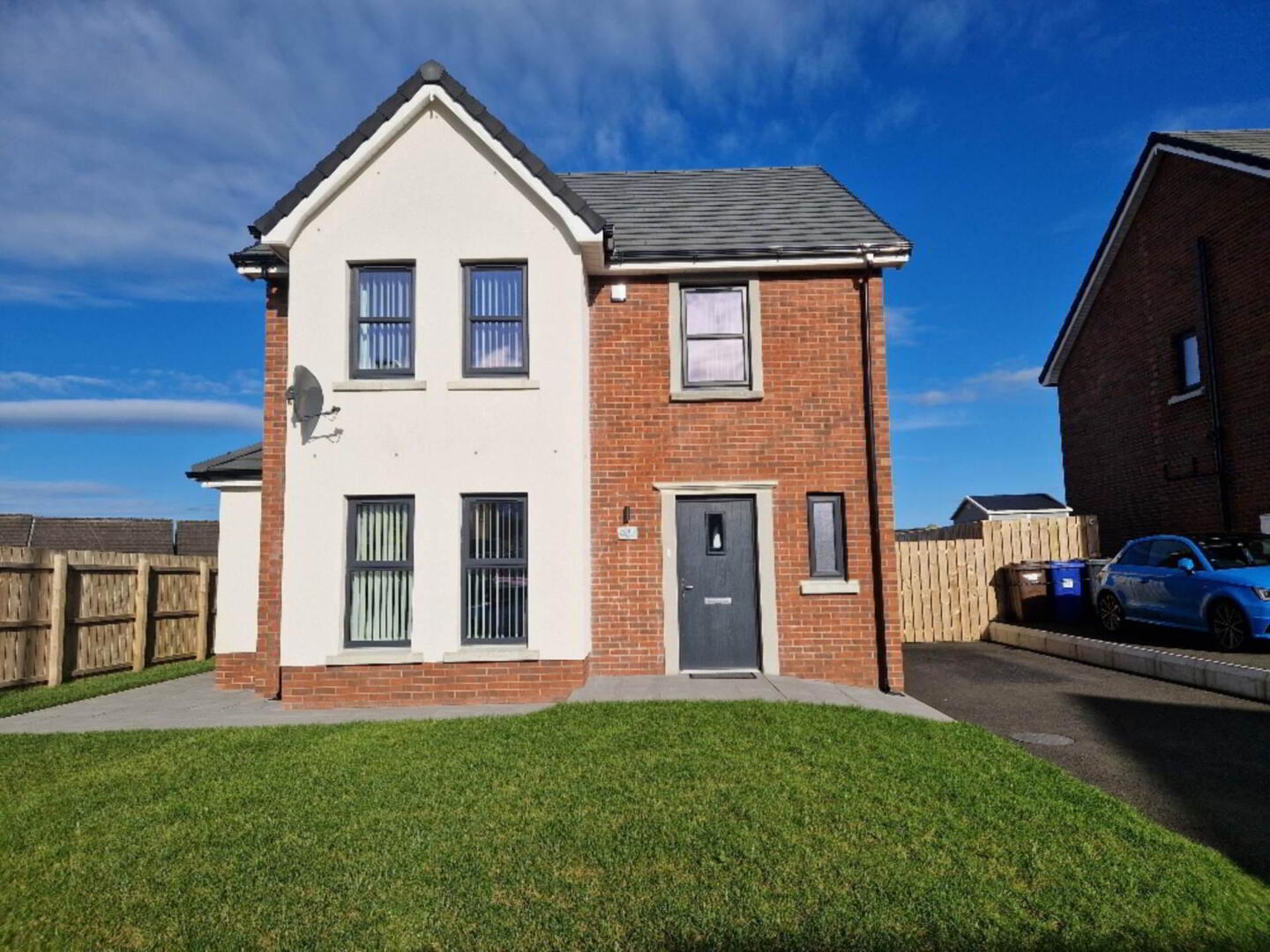 121 Blackthorn Rise 1 of 19