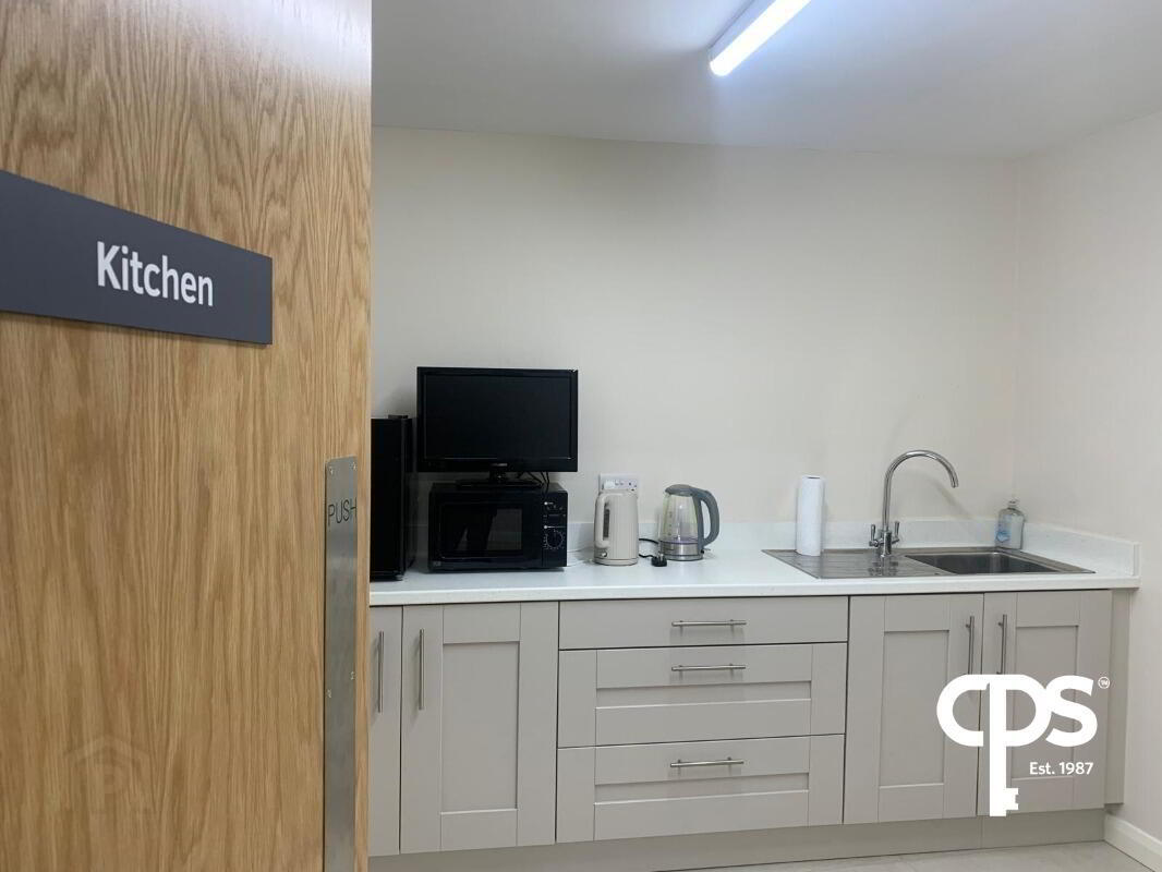 Room 3 24, 26 Spencer Road 4 of 4