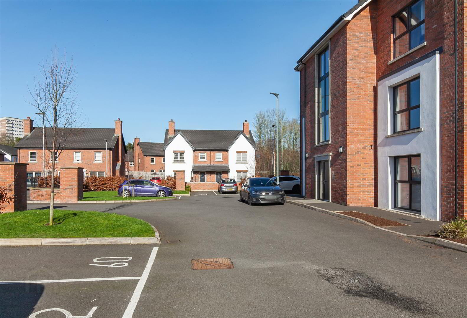 66 Loughshore Manor 2 of 15