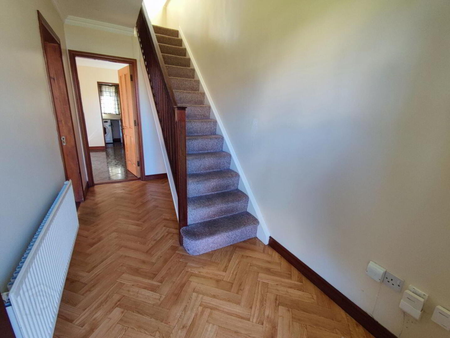 6 Whitethorn Grove 2 of 18