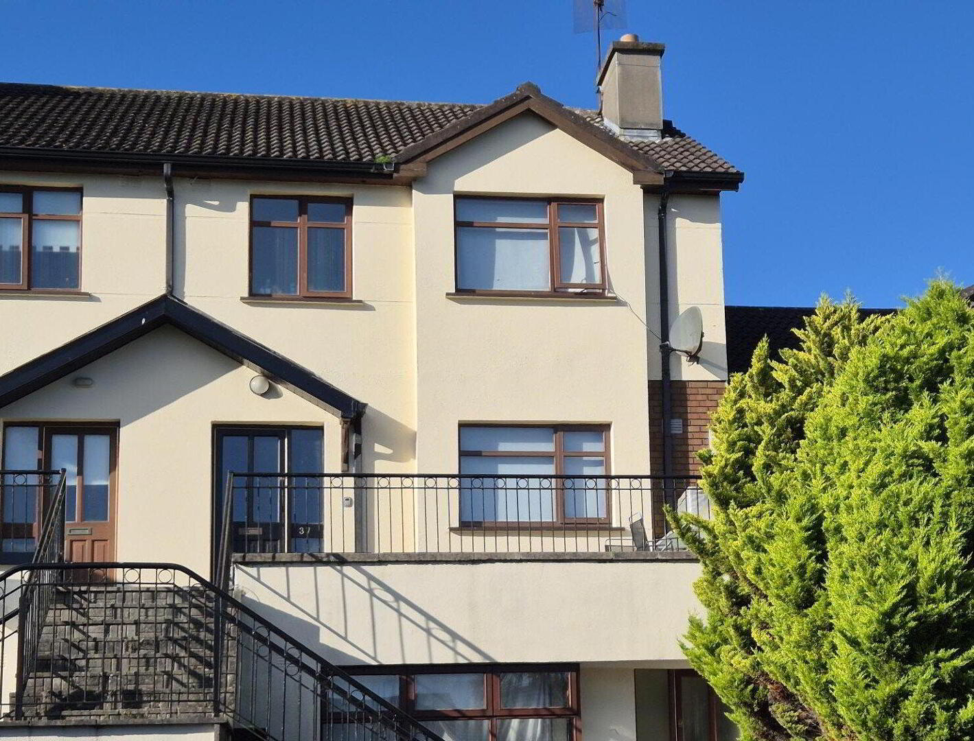 37 Cromwellsfort Grove 1 of 22