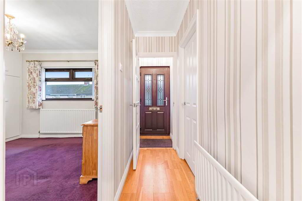 17 Springwell Crescent 2 of 11