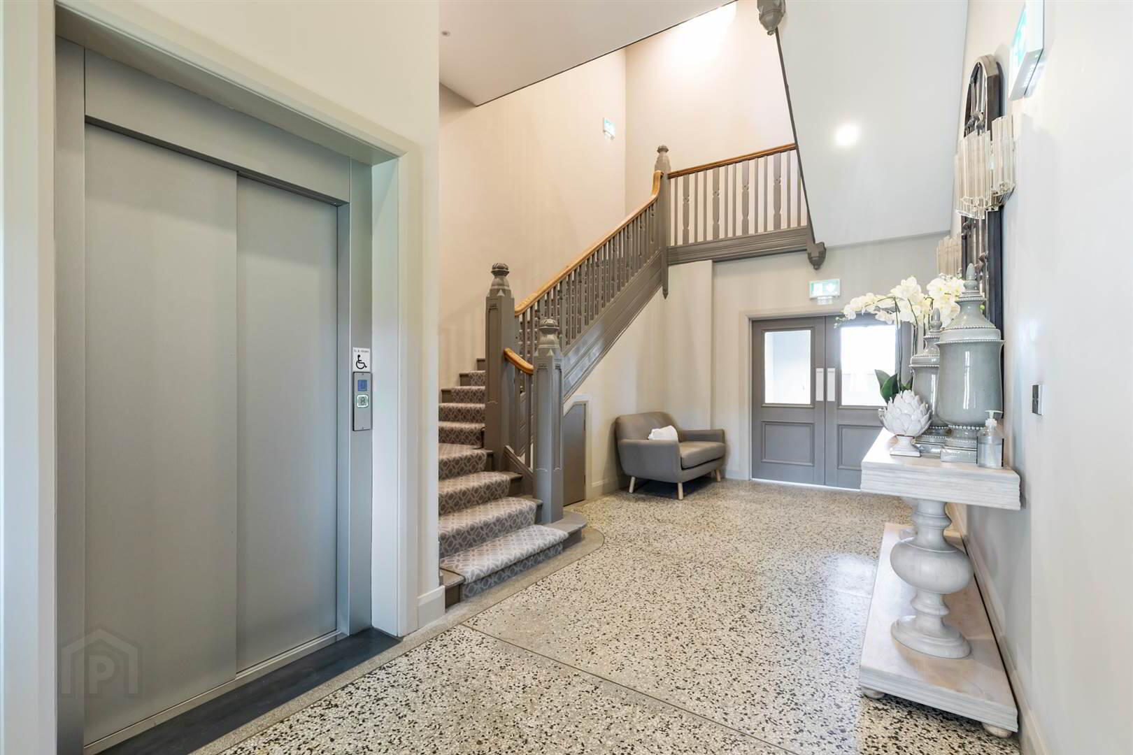 Apartment 1 35 College Green 3 of 15