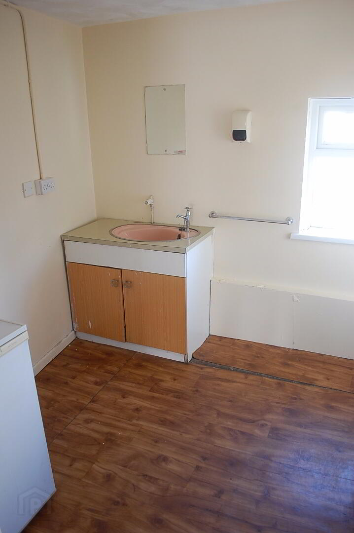18a Edward Street 7 of 7