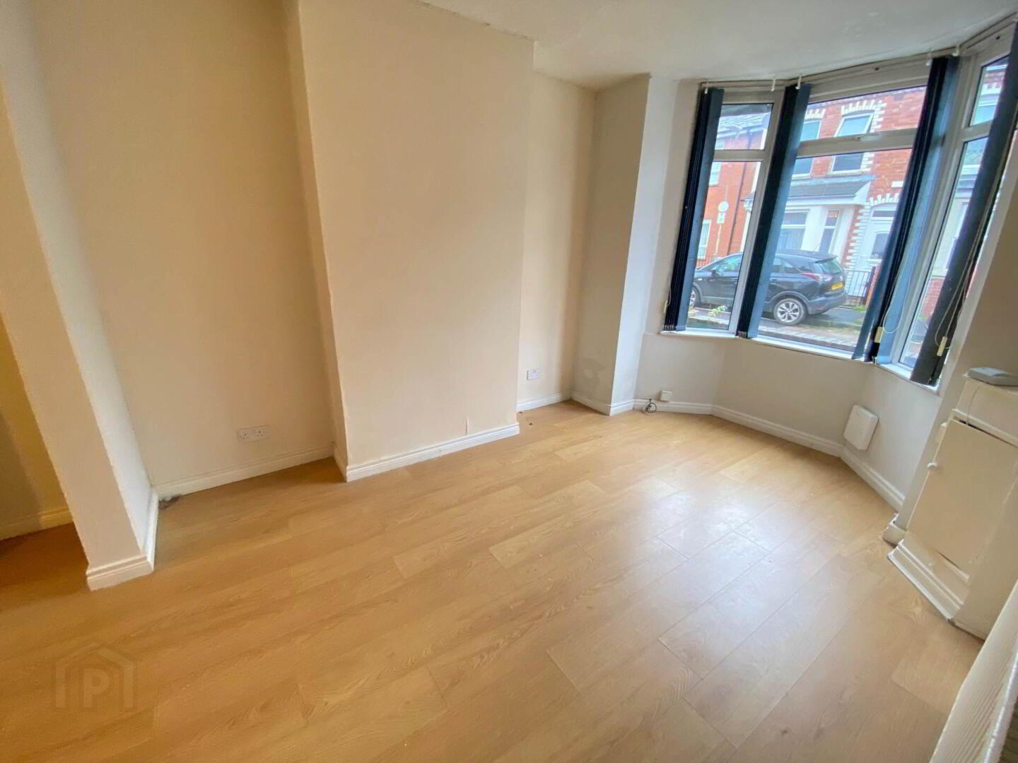 45 Ardenvohr Street 3 of 11
