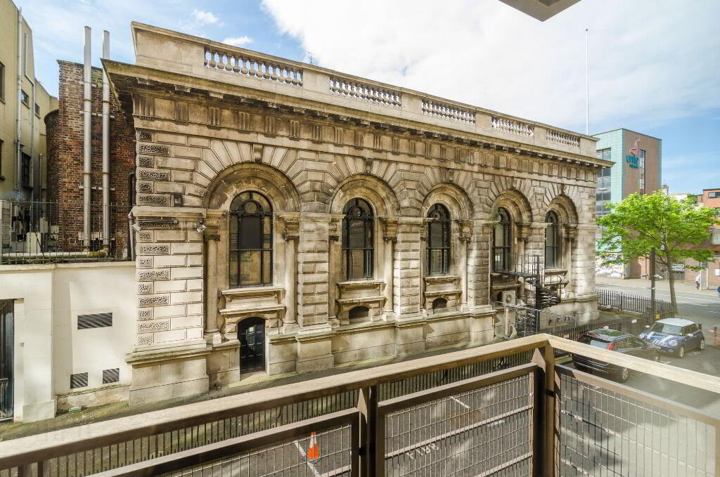Apt 10 Custom House, Square 2 of 26