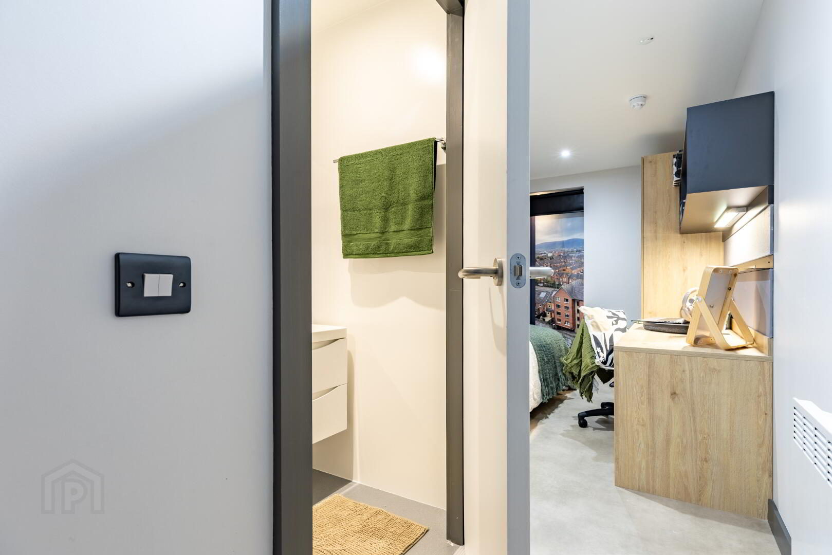 Classic En Suite, Biscuit Factory 13 of 14