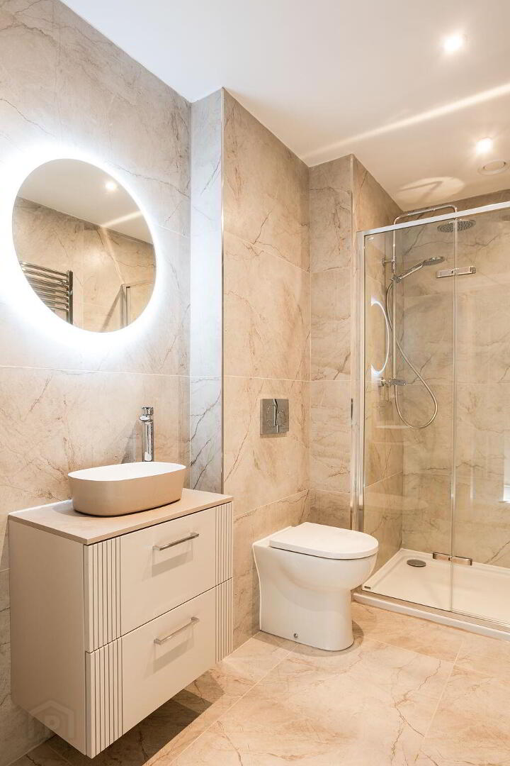 Apt 8, Priory Gate 10 of 10