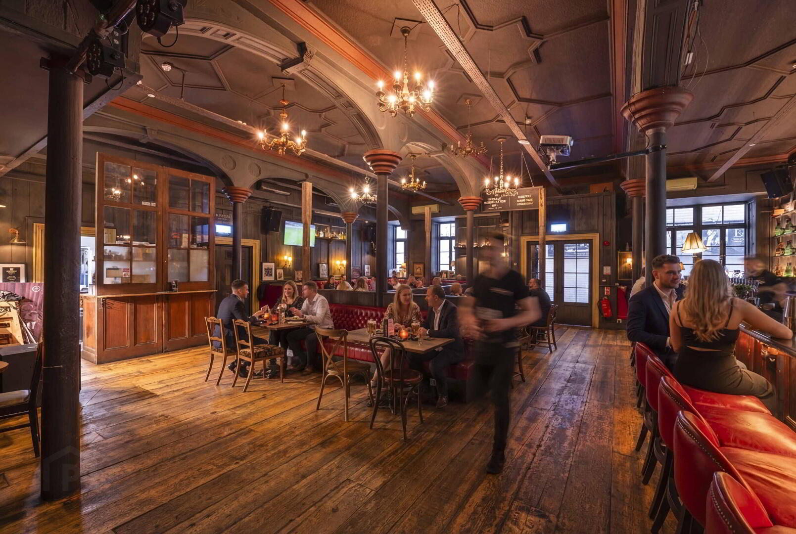 Henry's Bar & The Jailhouse, 4 Joys Entry 8 of 8