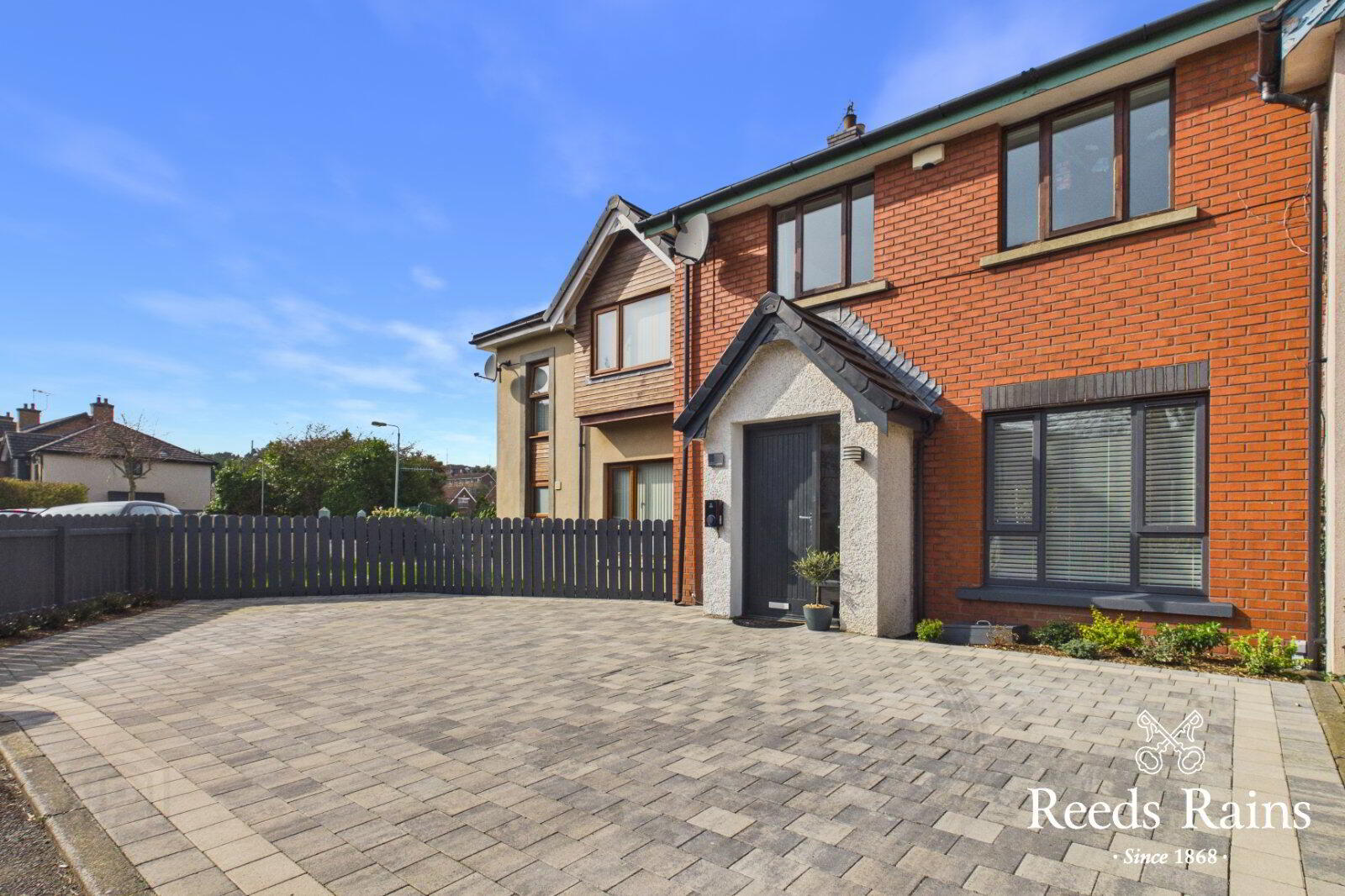 25 Shaftesbury Road 1 of 40