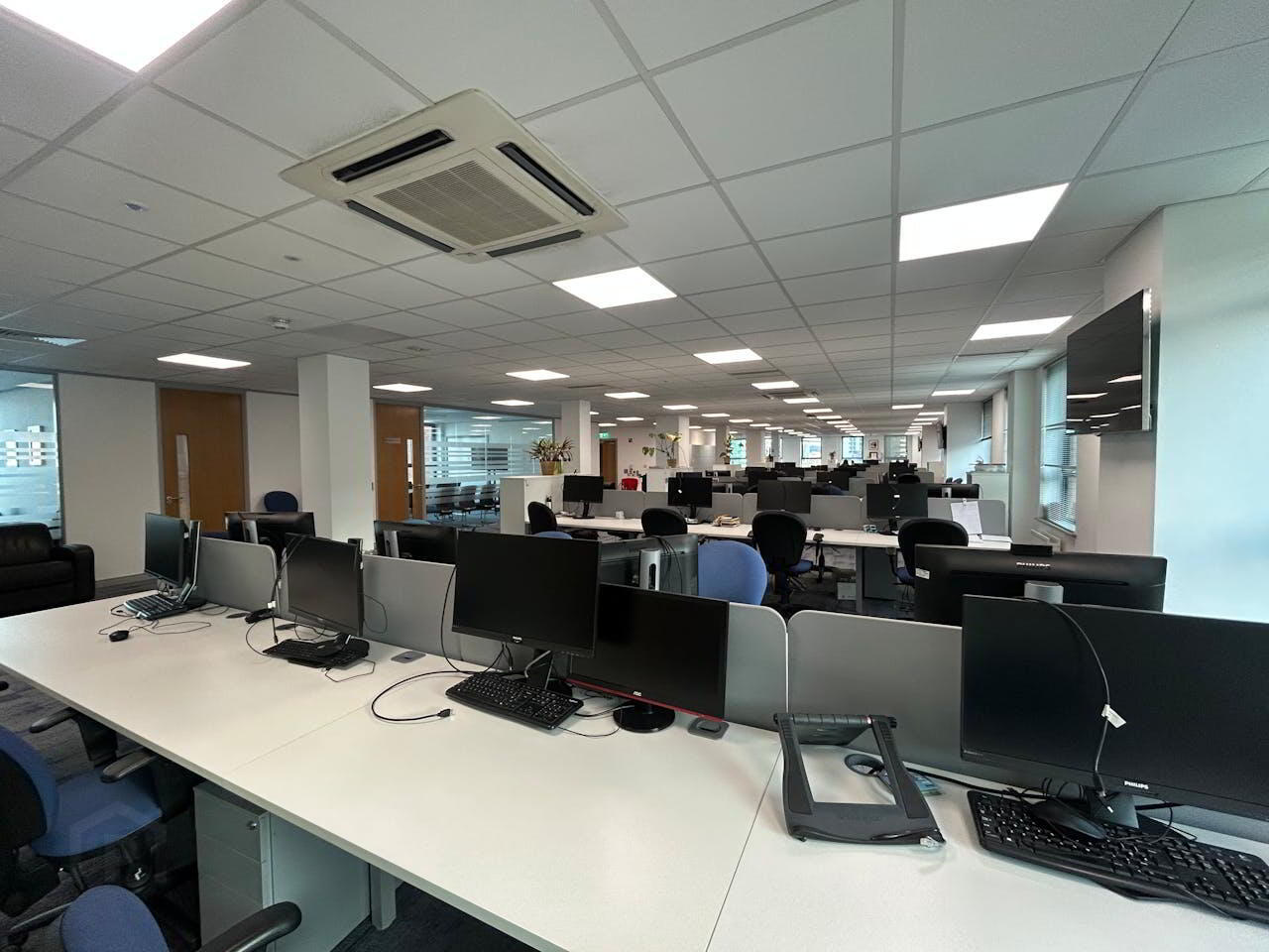 2nd Floor, 33 Clarendon Dock 2 of 8