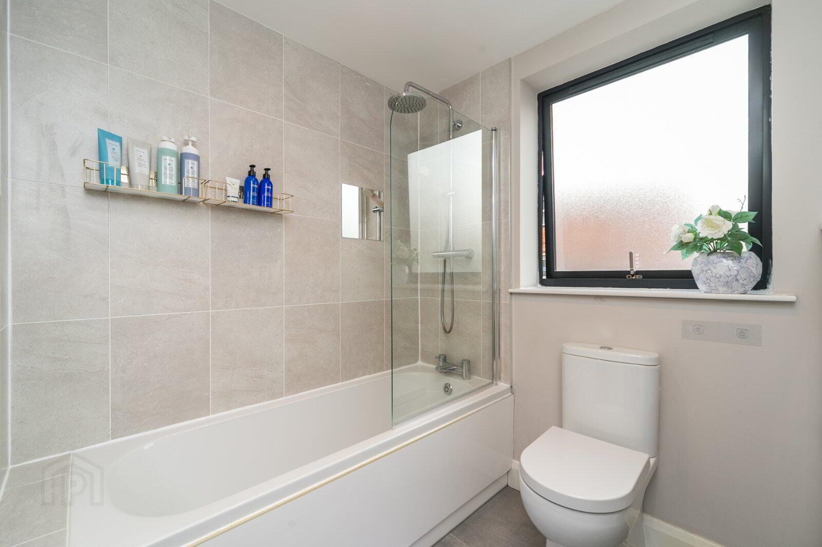 Apartment 1 21B Wellington Park Terrace 7 of 8