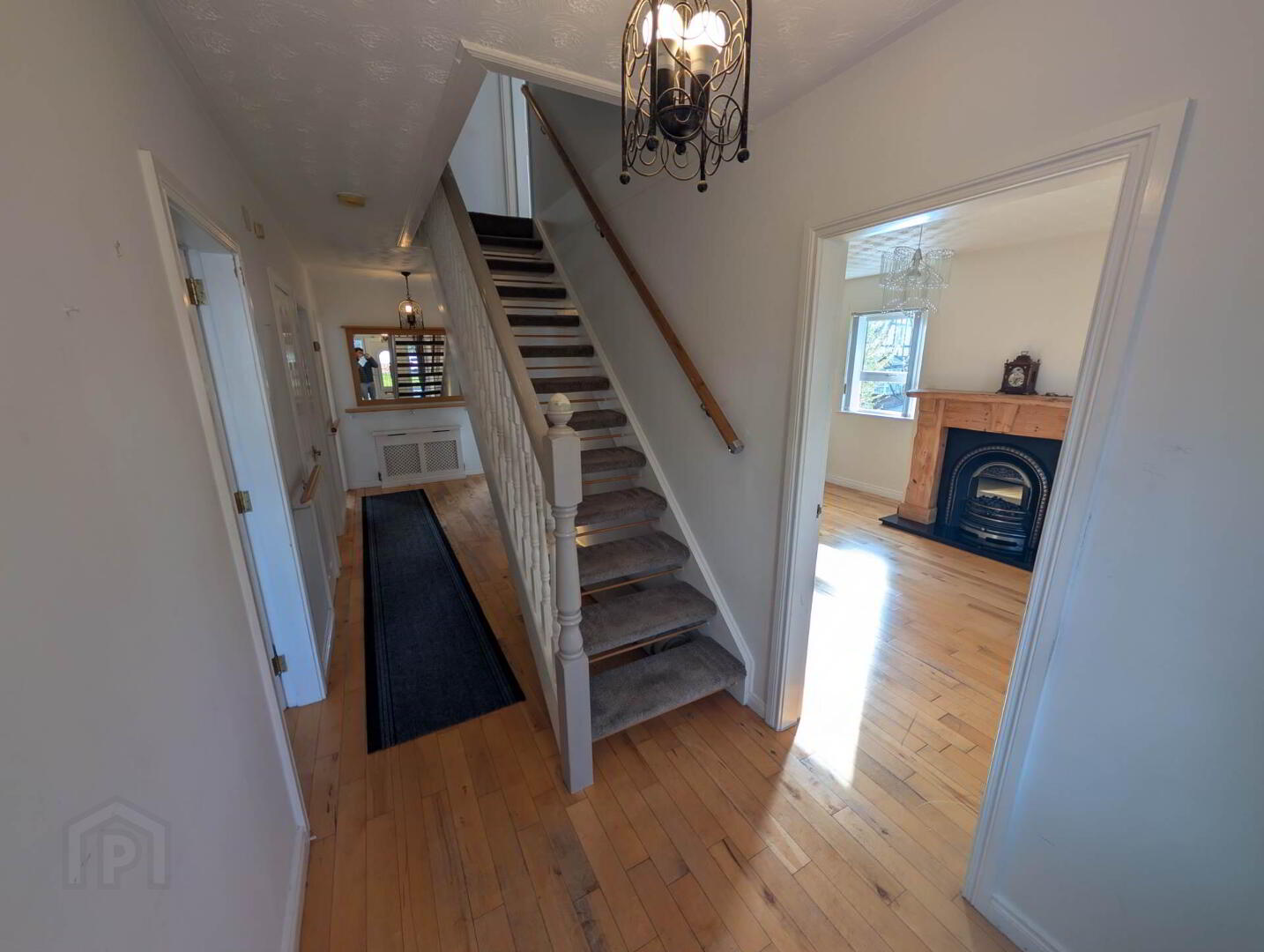 48 Broadlands Gardens 2 of 17