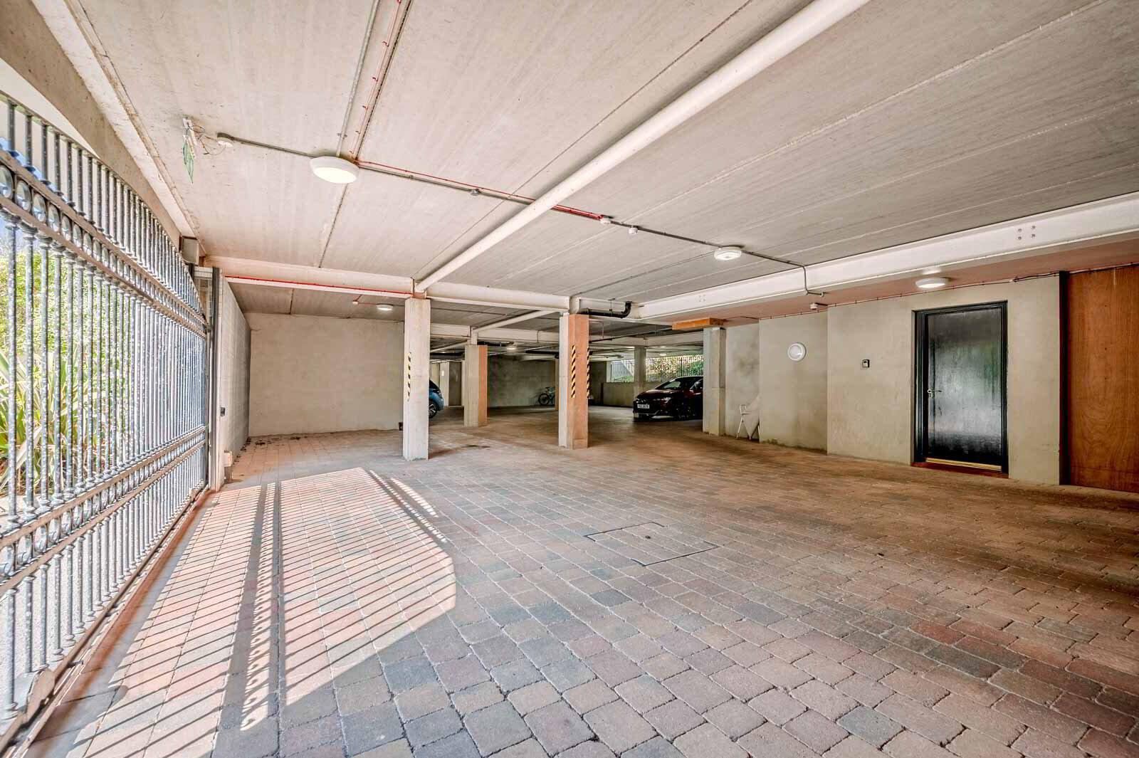 Apartment 6 14 Burghley Mews 20 of 21