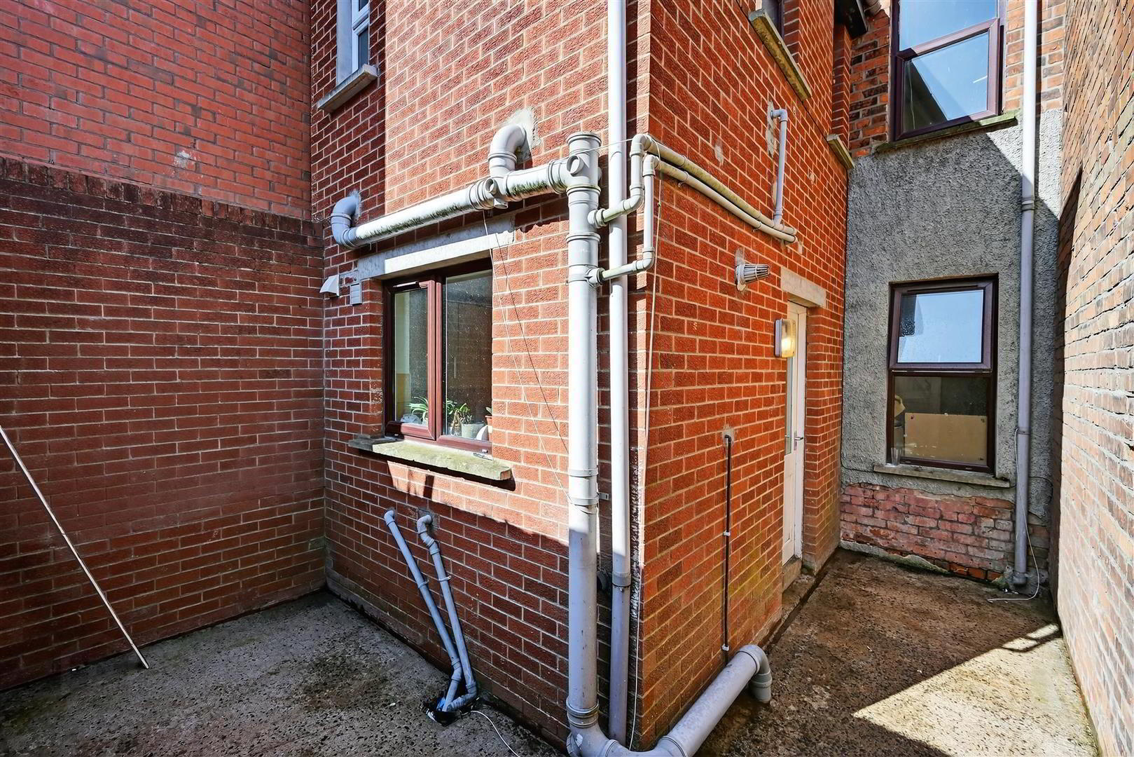 15 Elaine Street 15 of 16