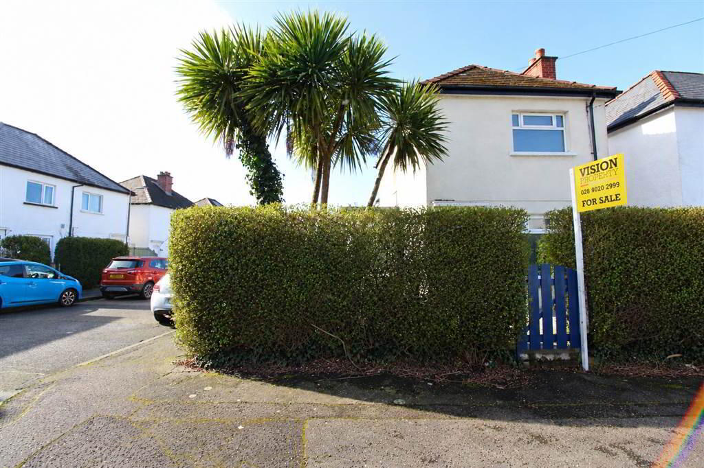 17 Dunraven Crescent 1 of 9