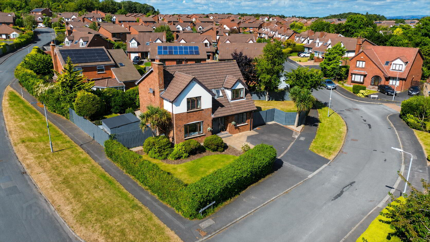 1 Lord Wardens Avenue 2 of 33