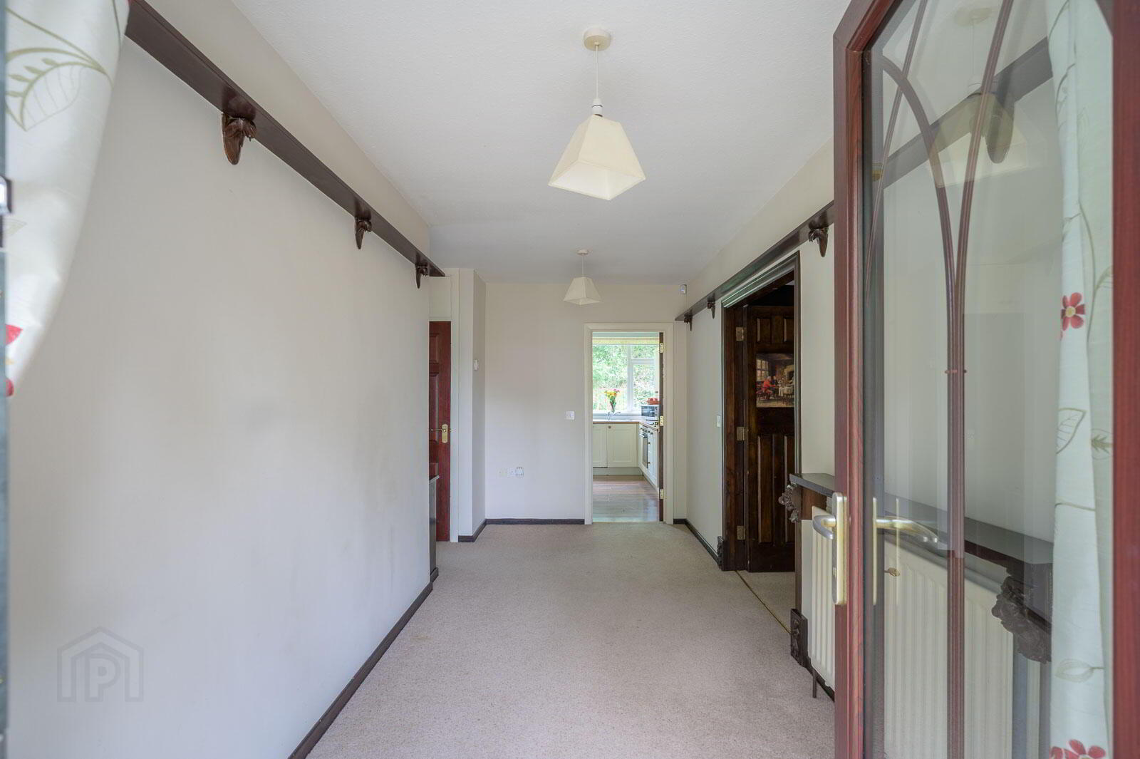 82 Kings Road 3 of 36