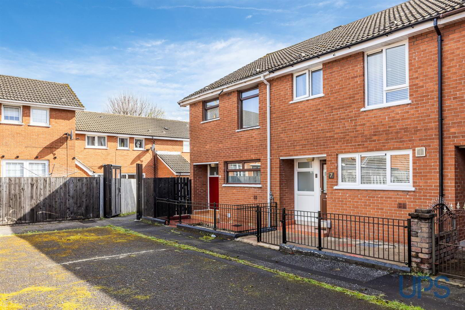 9 Ladymar Court 2 of 35