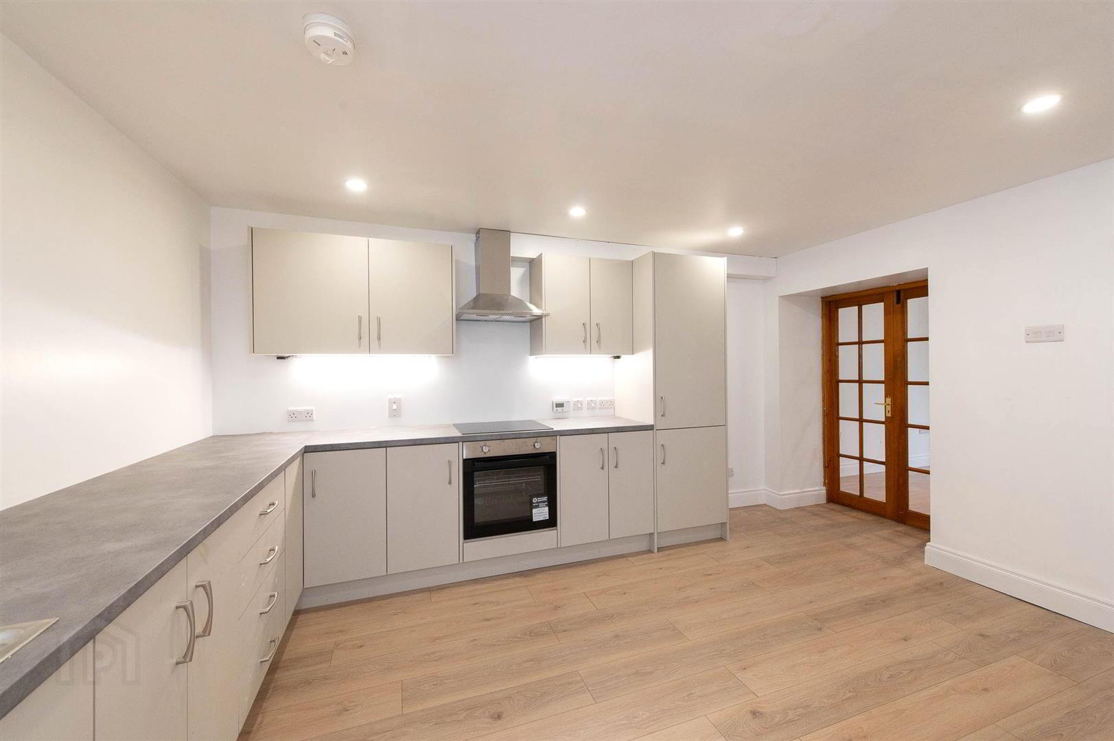 106B Saul Street 3 of 20
