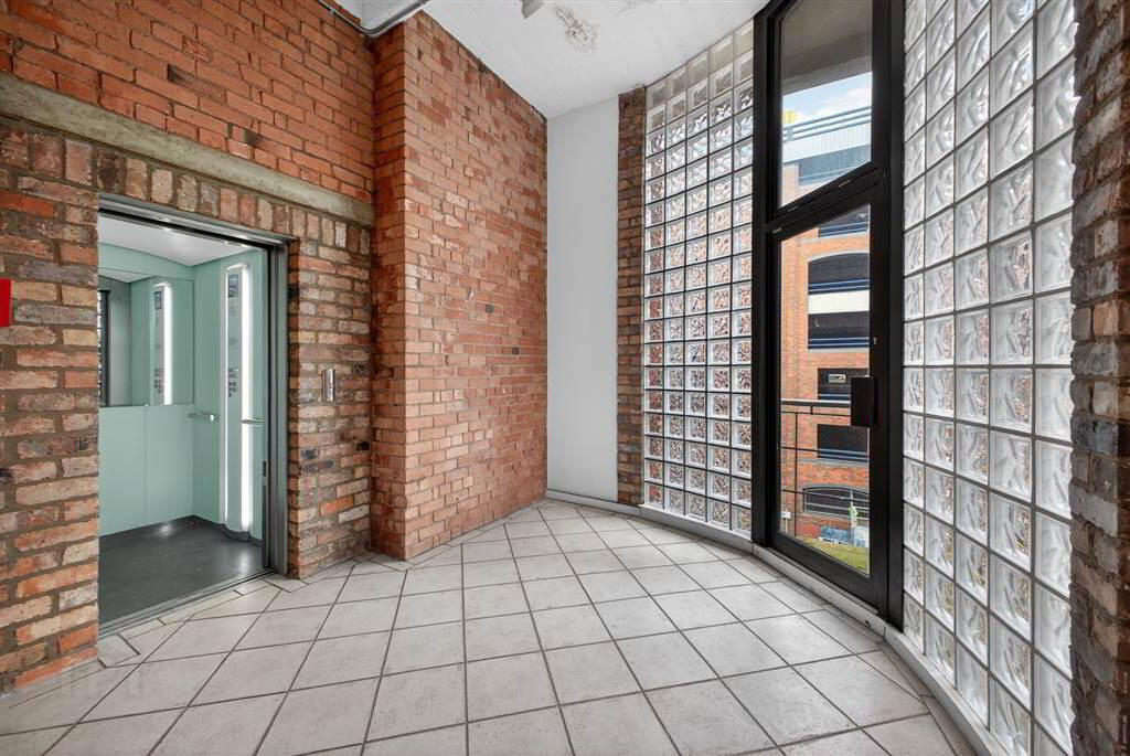 207 Somerset Studios 2 of 16