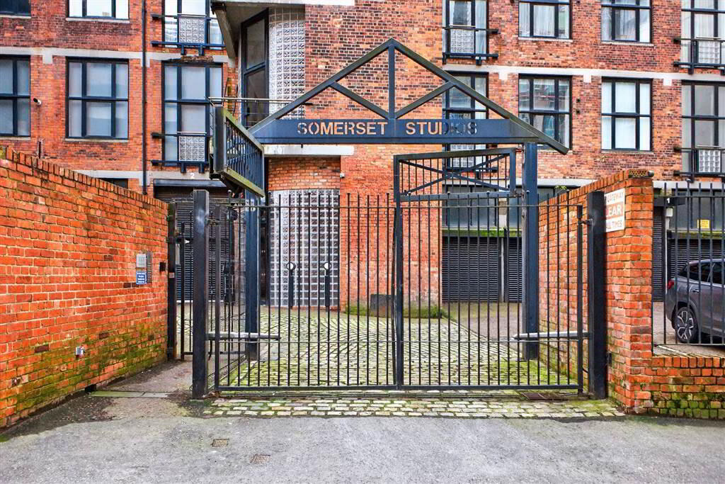 207 Somerset Studios 15 of 16