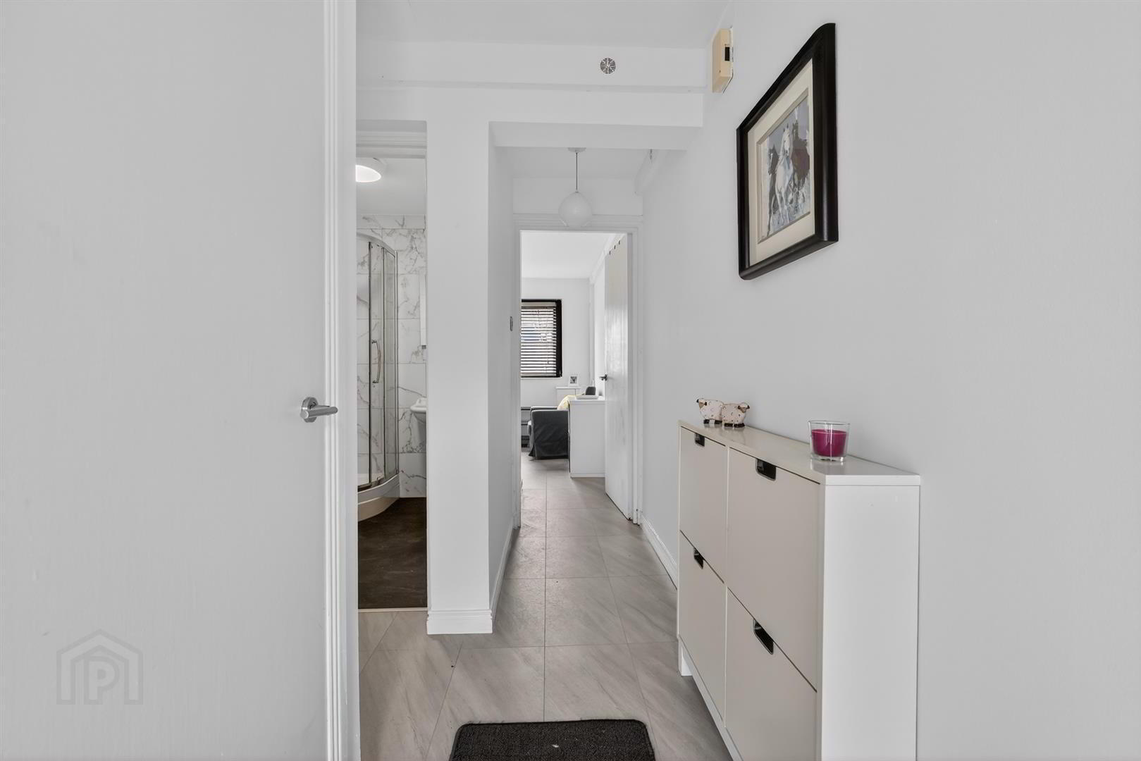 1 Balmoral Court 3 of 20