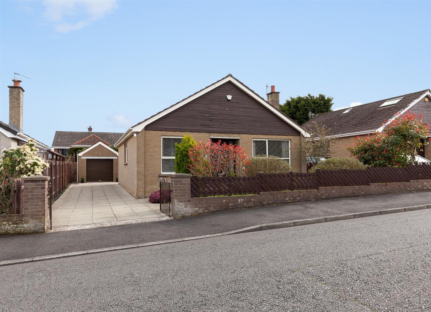 6 Woodford Road 1 of 19