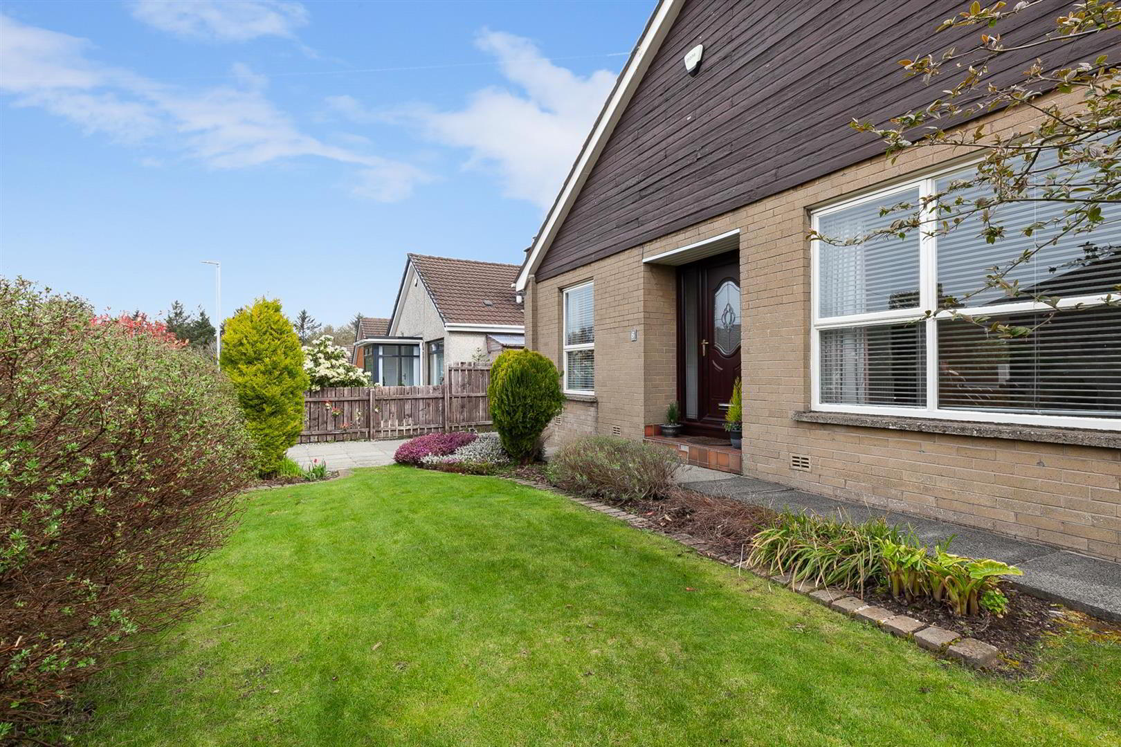 6 Woodford Road 2 of 19
