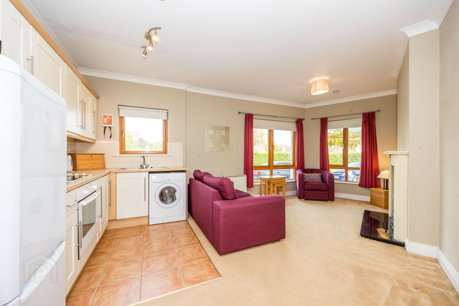 Apt, Apartment 3 Manor House Ongar 2 of 7